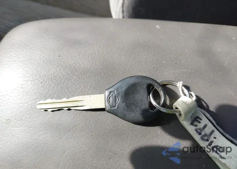 1998 Nissan Frontier Se/Xe from USA, damaged, VIN 1N6DD26S7WC379402